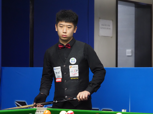 2100万